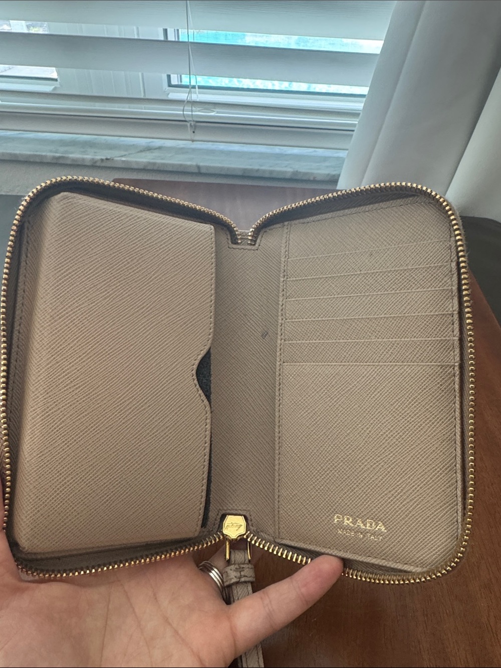Prada Cream Saffiano Zip Wallet with Gold Logo - Picture 2 of 3